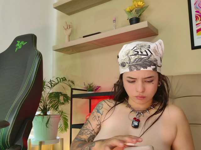 Gabymanson live cam preview