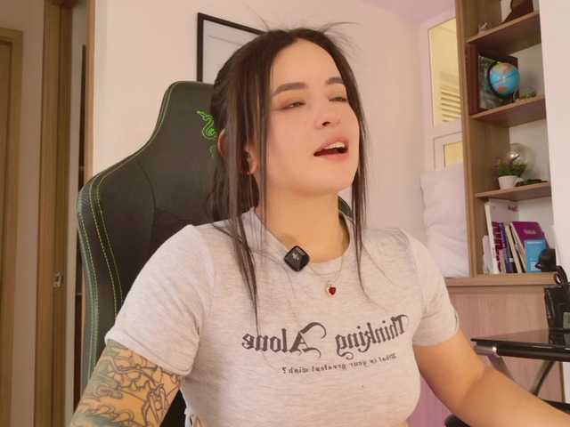 Gabymanson live cam on BongaCams