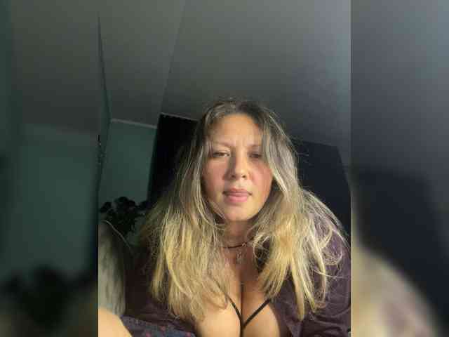 NERVOMOTINA's webcam live show