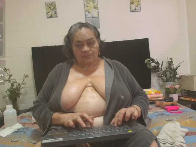 VickyBoobss live cam on BongaCams