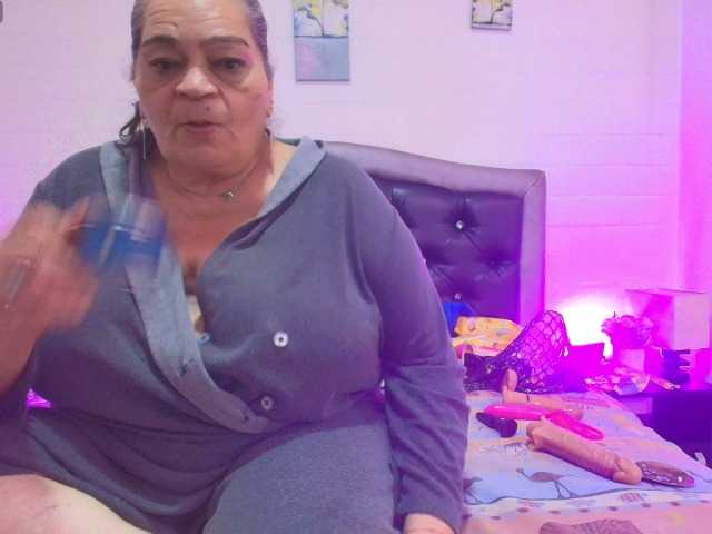 VickyBoobss live cam on BongaCams