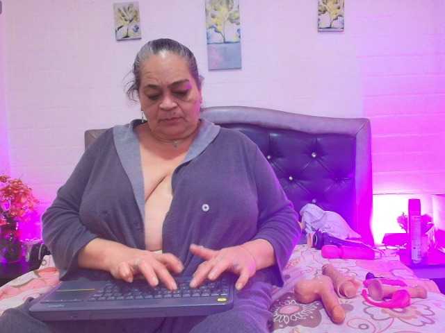 VickyBoobss