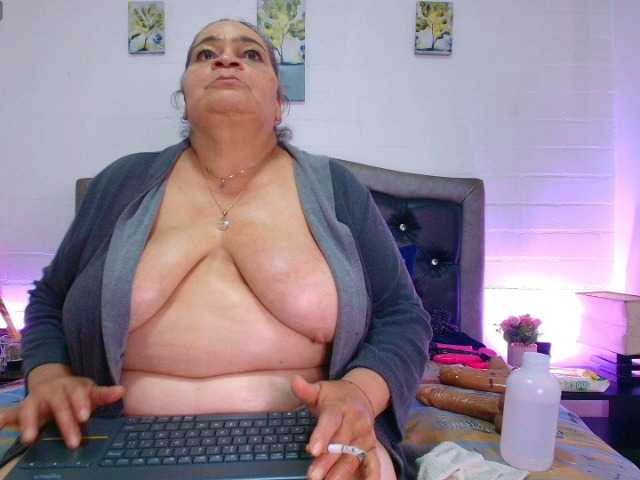 QueenMatturex webcam