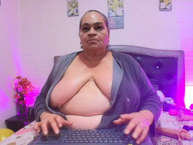 VickyBoobss live cam on BongaCams
