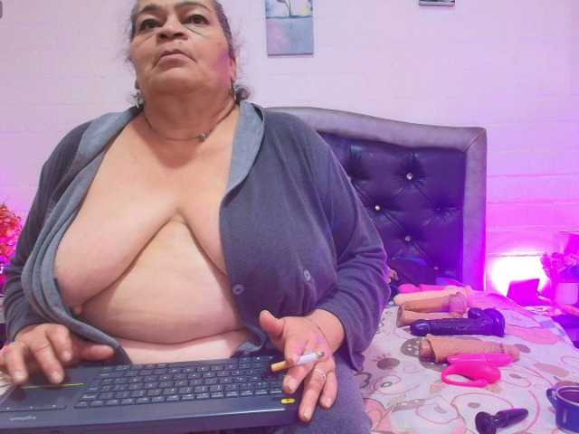 VickyBoobss live webcam show