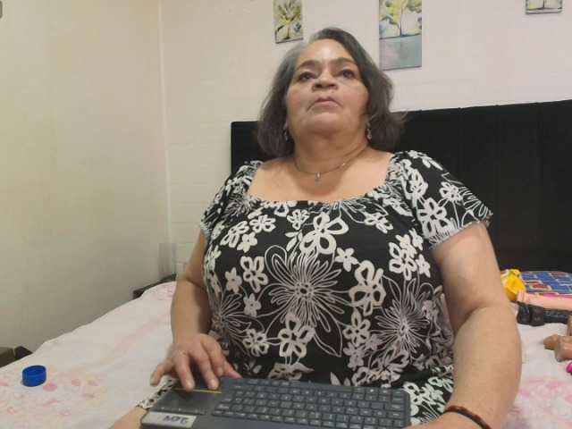 QueenMatturex live cam preview