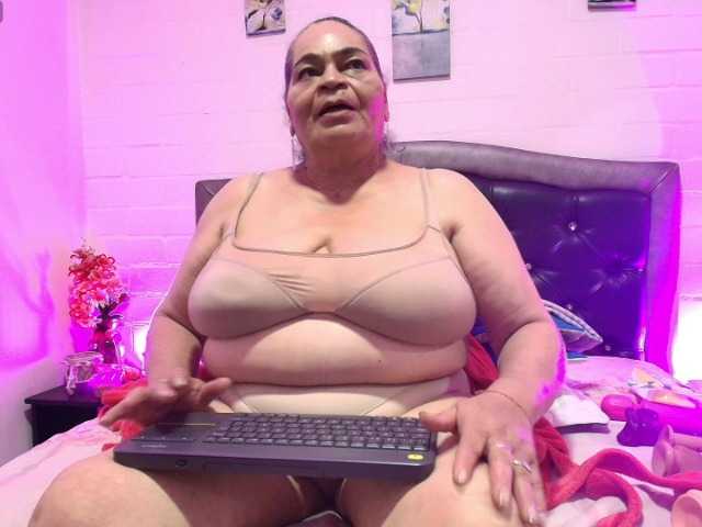 VickyBoobss live cam on BongaCams