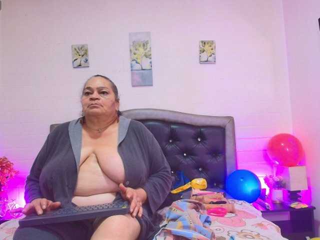 VickyBoobss live cam on BongaCams
