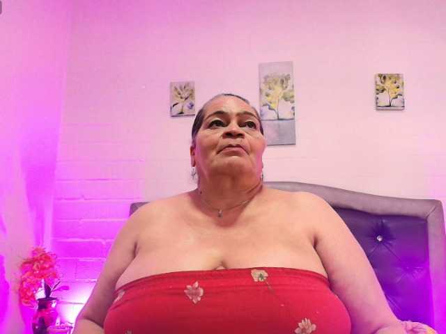 VickyBoobss live cam on BongaCams
