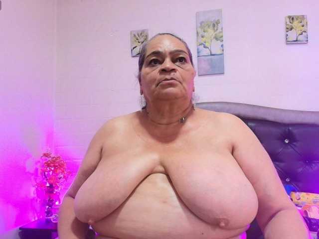 VickyBoobss live cam on BongaCams