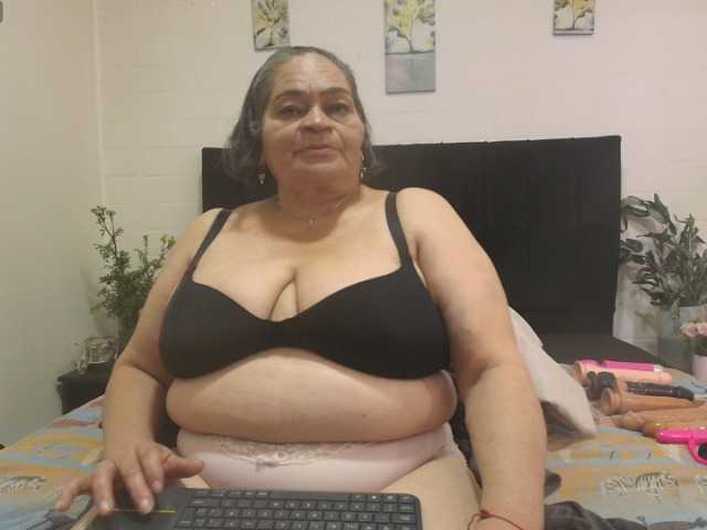VickyBoobss live cam on BongaCams