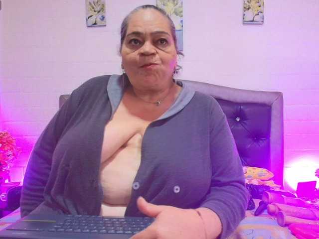 VickyBoobss live cam on BongaCams