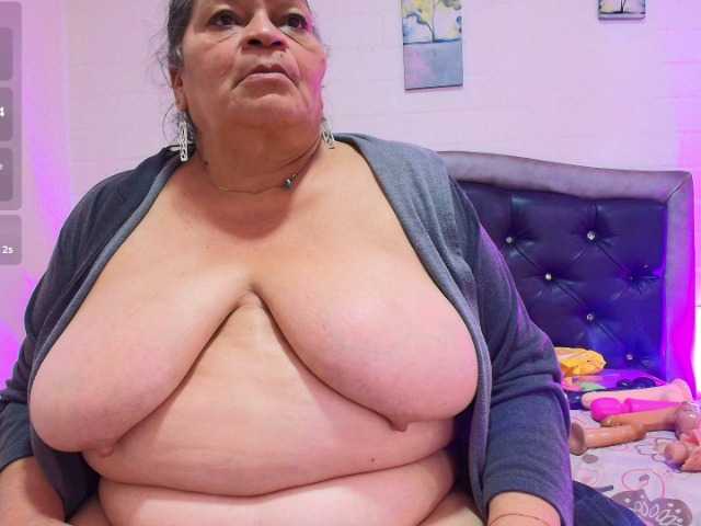QueenMatturex live webcam show