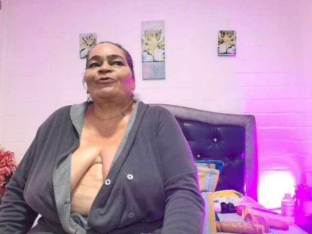 VickyBoobss live cam on BongaCams
