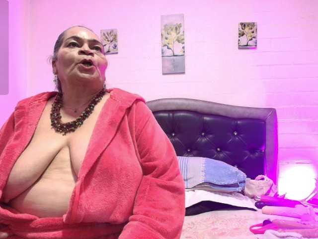 VickyBoobss live cam on BongaCams