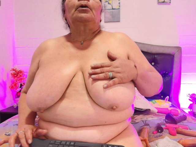VickyBoobss