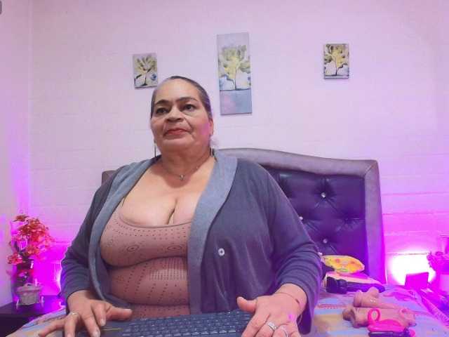 VickyBoobss live cam on BongaCams