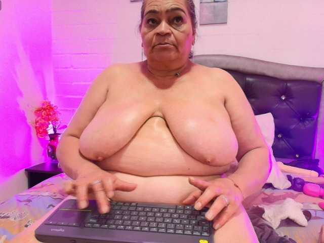VickyBoobss
