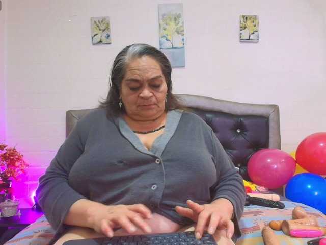 VickyBoobss live webcam show