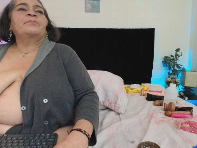 VickyBoobss live cam preview