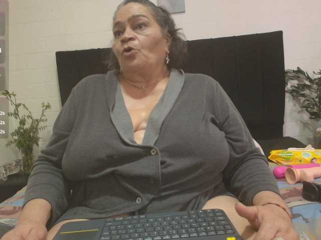 VickyBoobss live cam on BongaCams