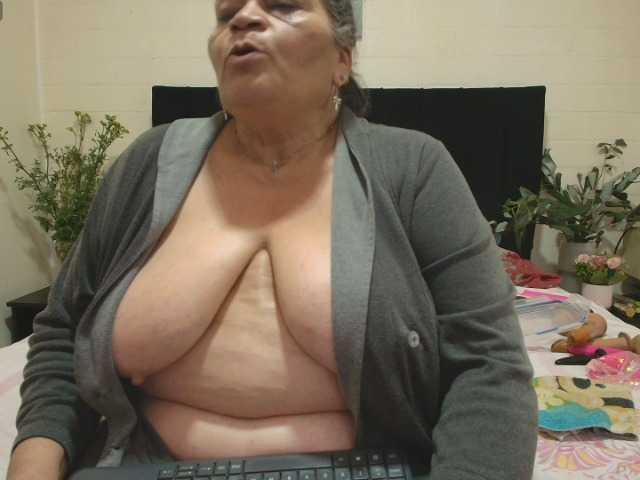 VickyBoobss live cam on BongaCams