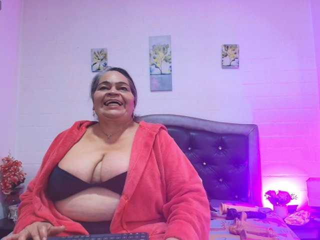 VickyBoobss live cam on BongaCams