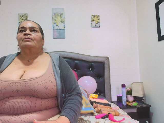 VickyBoobss live webcam show