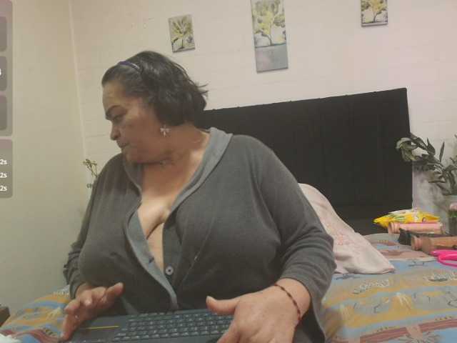 VickyBoobss live cam on BongaCams
