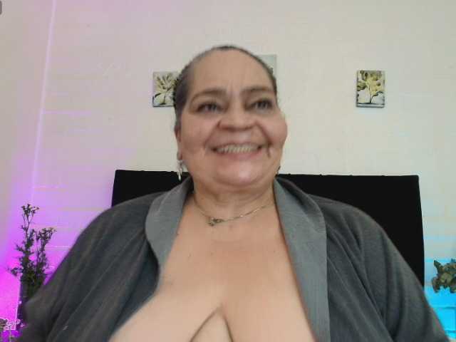 Queenmatturex live cam