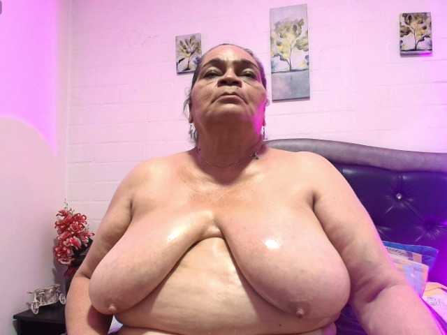 VickyBoobss live cam on BongaCams