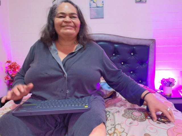 QueenMatturex live webcam show