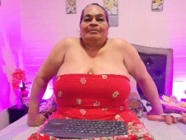 VickyBoobss live cam on BongaCams