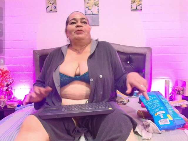 VickyBoobss live cam on BongaCams