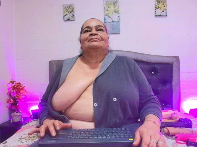 VickyBoobss live webcam show