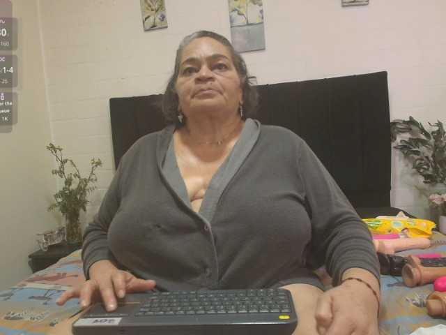 VickyBoobss live cam on BongaCams