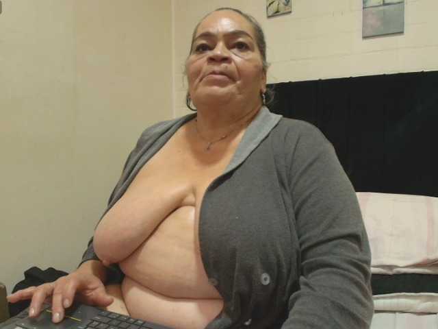 VickyBoobss live cam on BongaCams