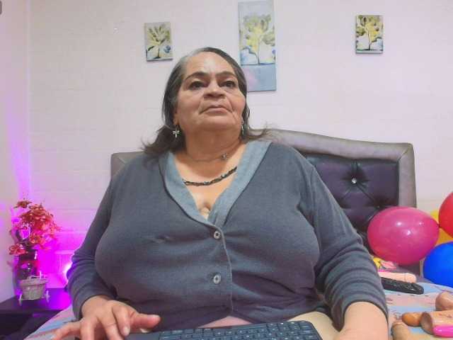 VickyBoobss live webcam show