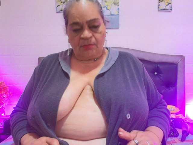 VickyBoobss live cam on BongaCams