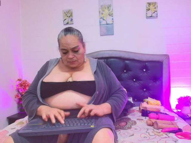 VickyBoobss