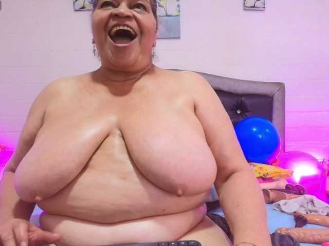 VickyBoobss live cam on BongaCams