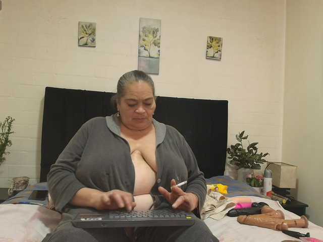QueenMatturex live cam preview