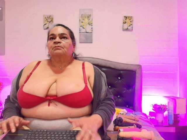 VickyBoobss