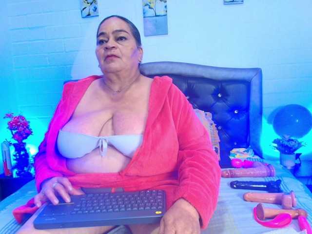 VickyBoobss's BongaCams show and profile