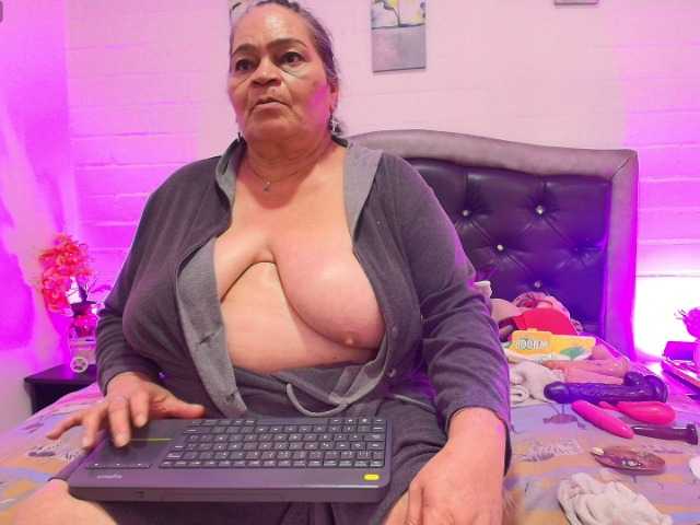 VickyBoobss