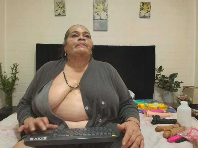 QueenMatturex live cam preview
