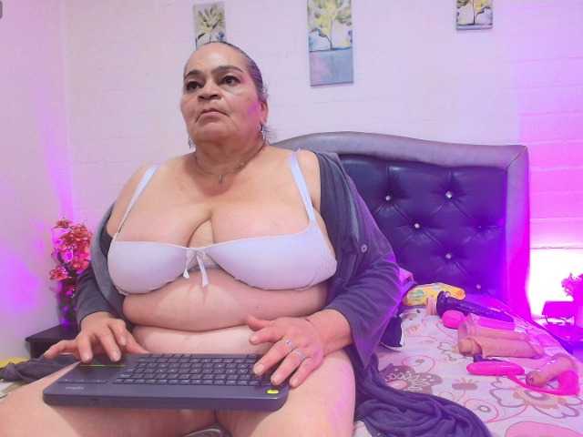 VickyBoobss
