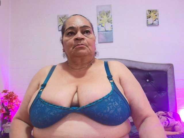 VickyBoobss live webcam show