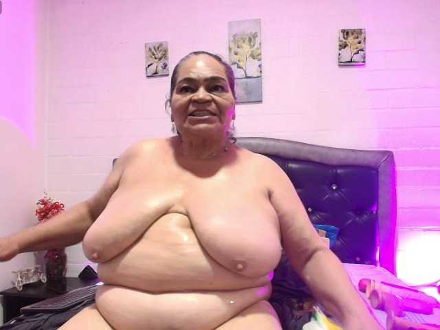 VickyBoobss live cam on BongaCams