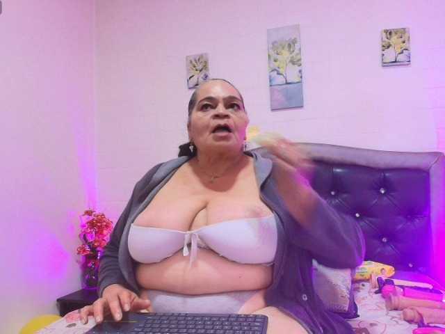 QueenMatturex live webcam show